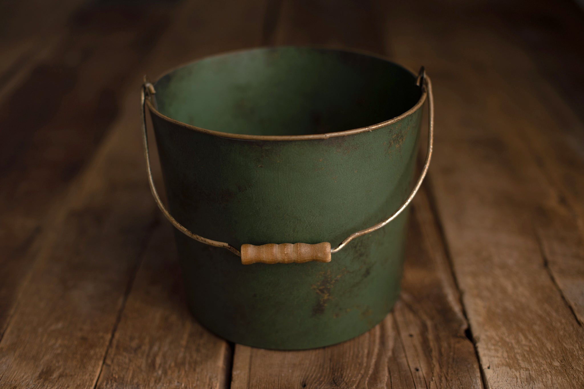 Bucket Hugger | 235 Jade