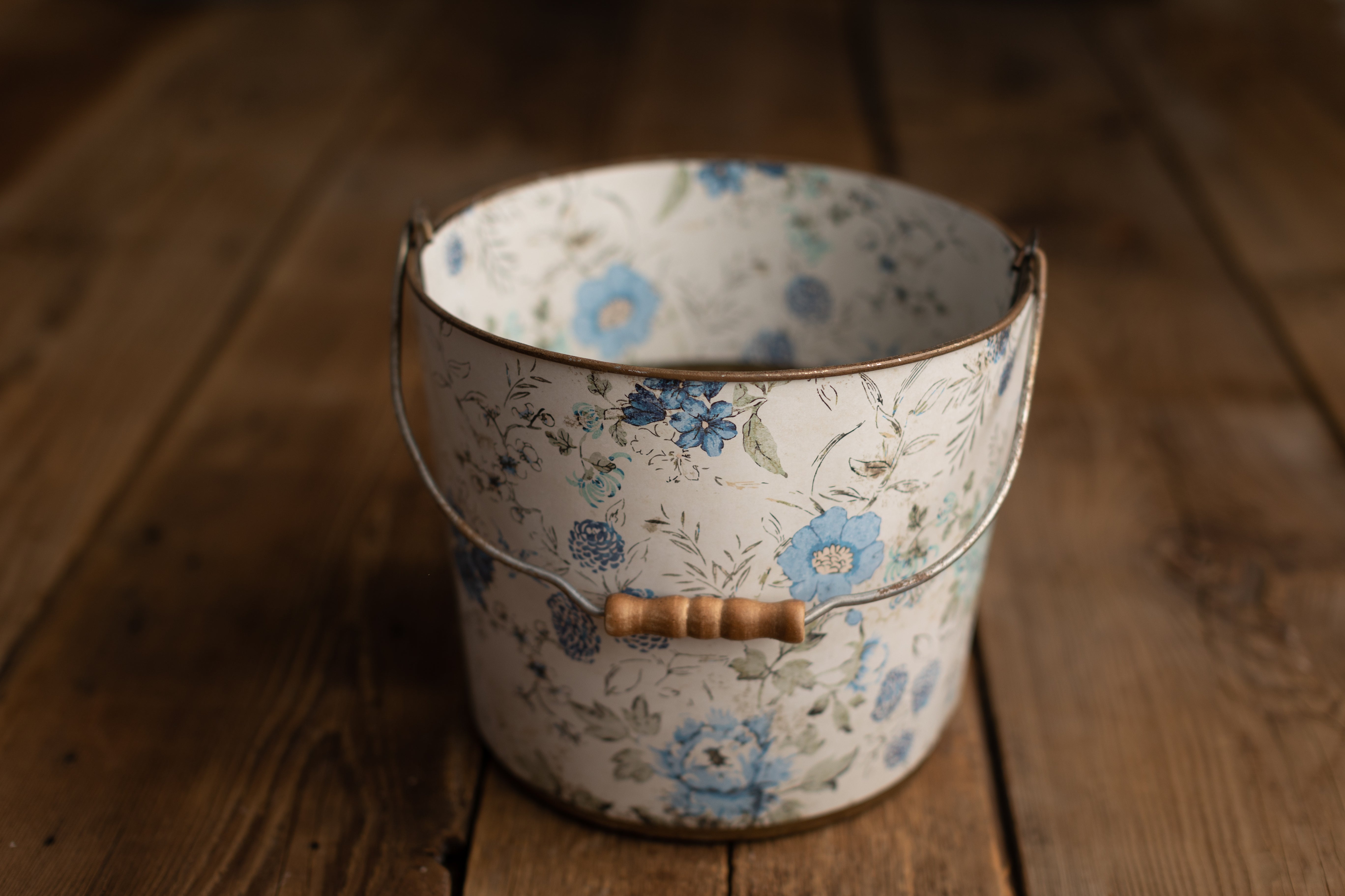 Bucket Hugger | 362 Blue Blossoms