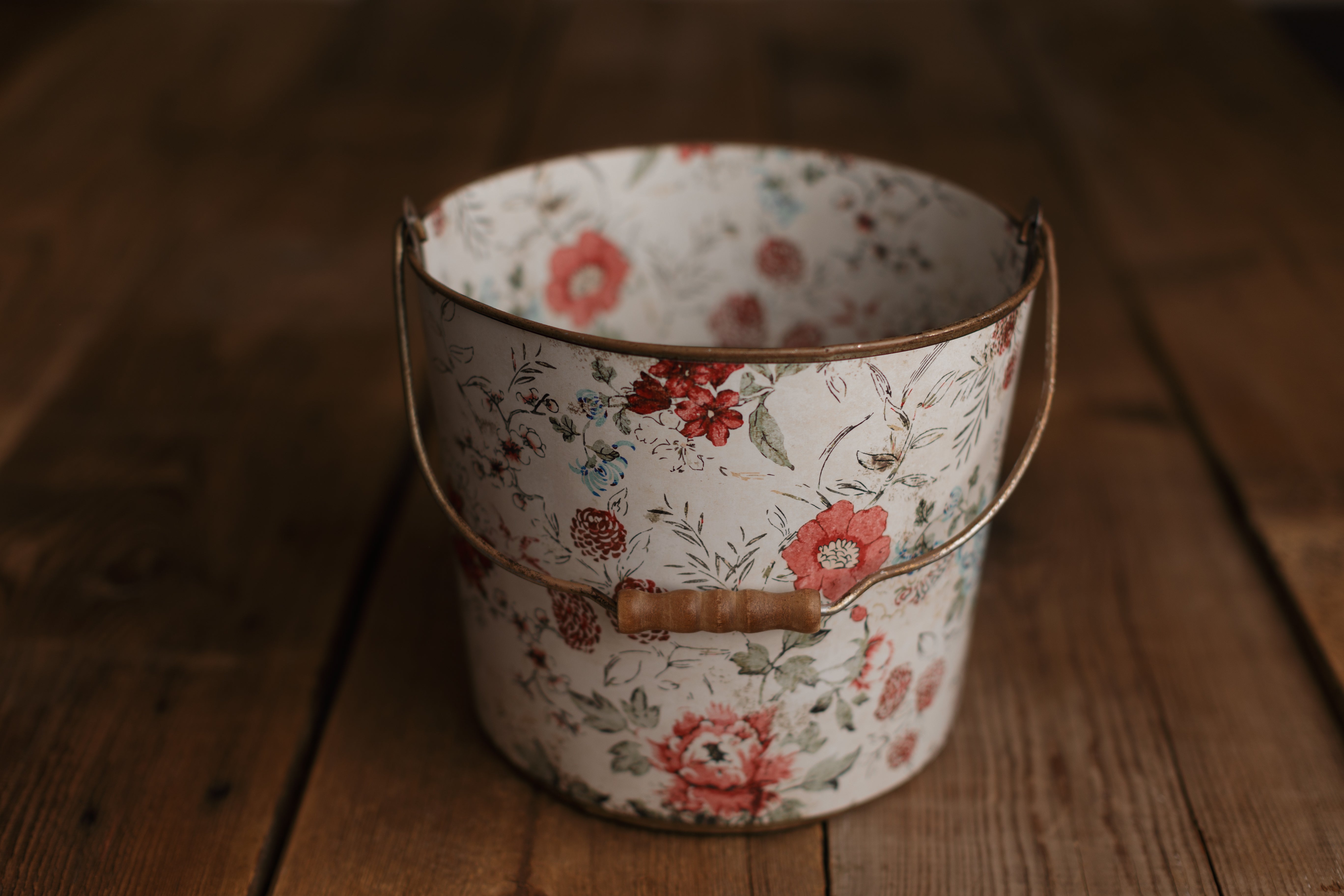 Crate Hugger | 363 Seeing Red Blossoms
