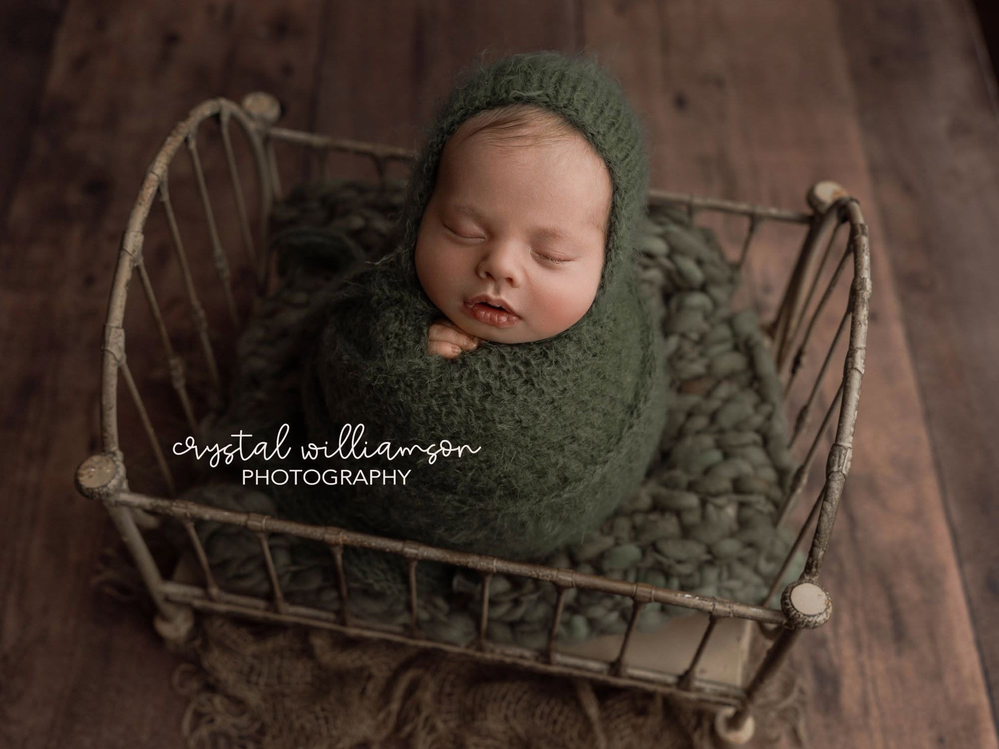 Ringlet Crib | Moody