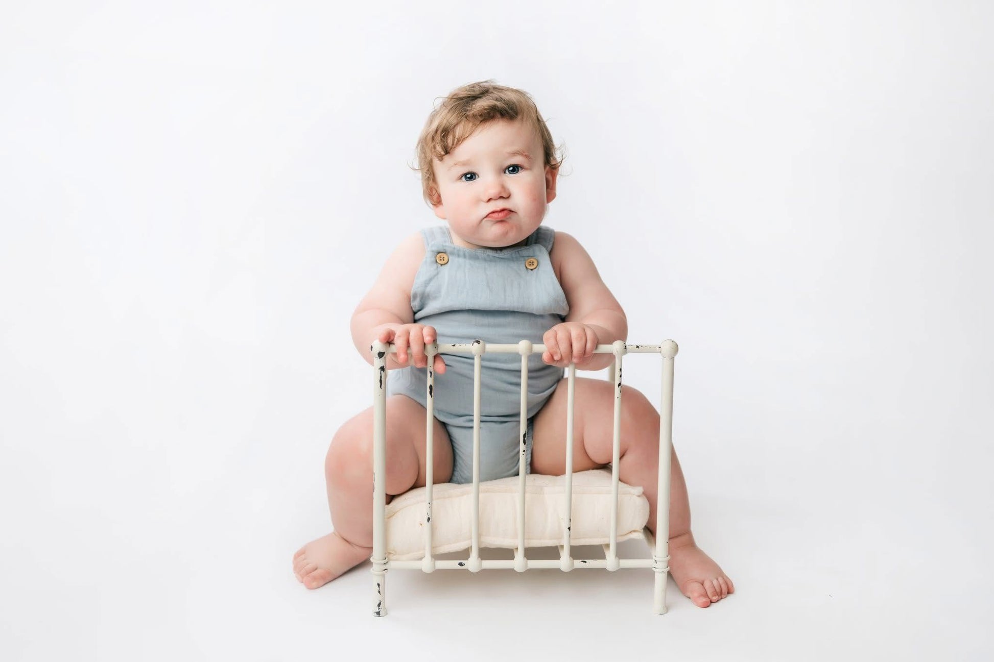 Ashes Bed | Creamed Wheat Distressed