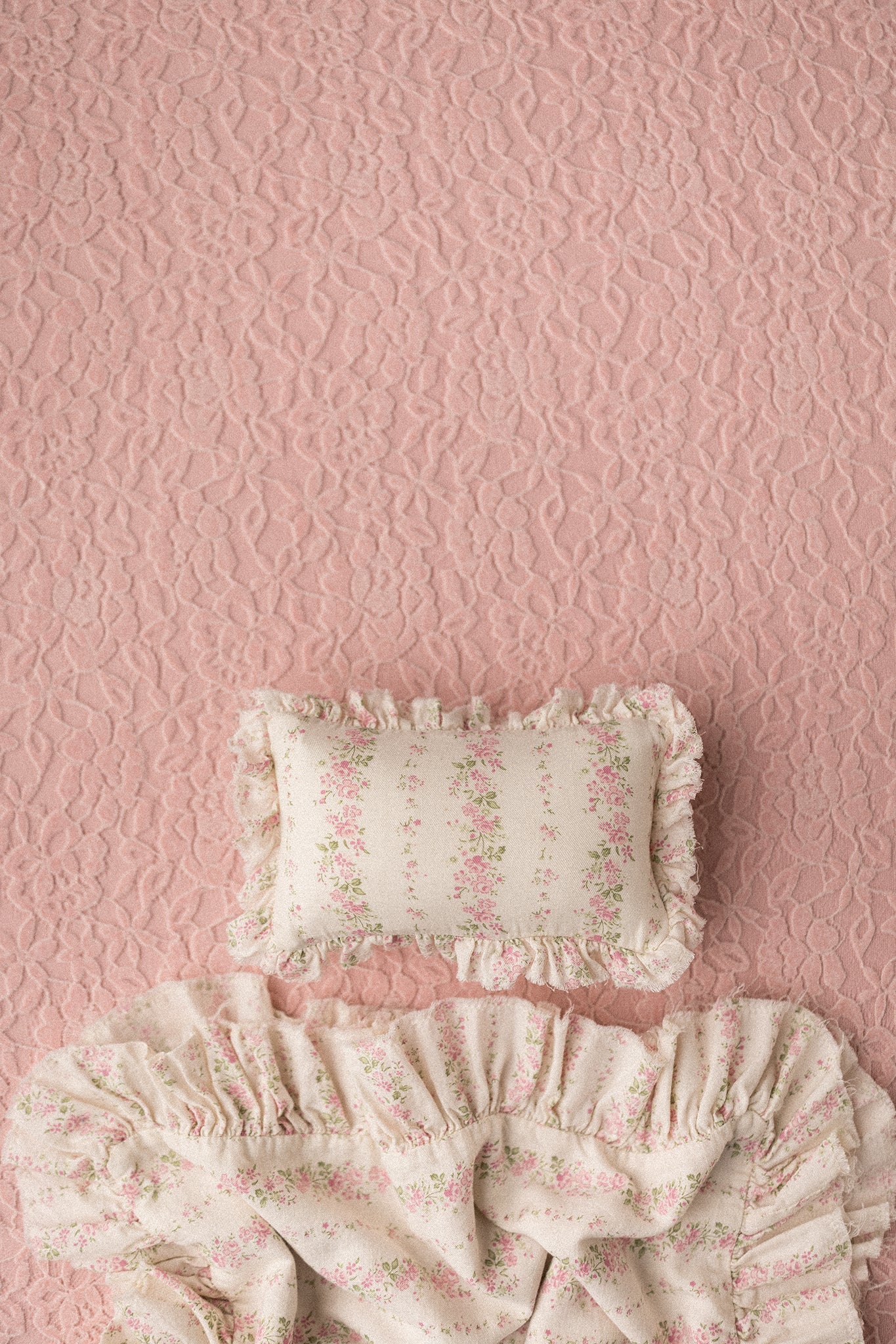 Bed Linens | Pink Stemline