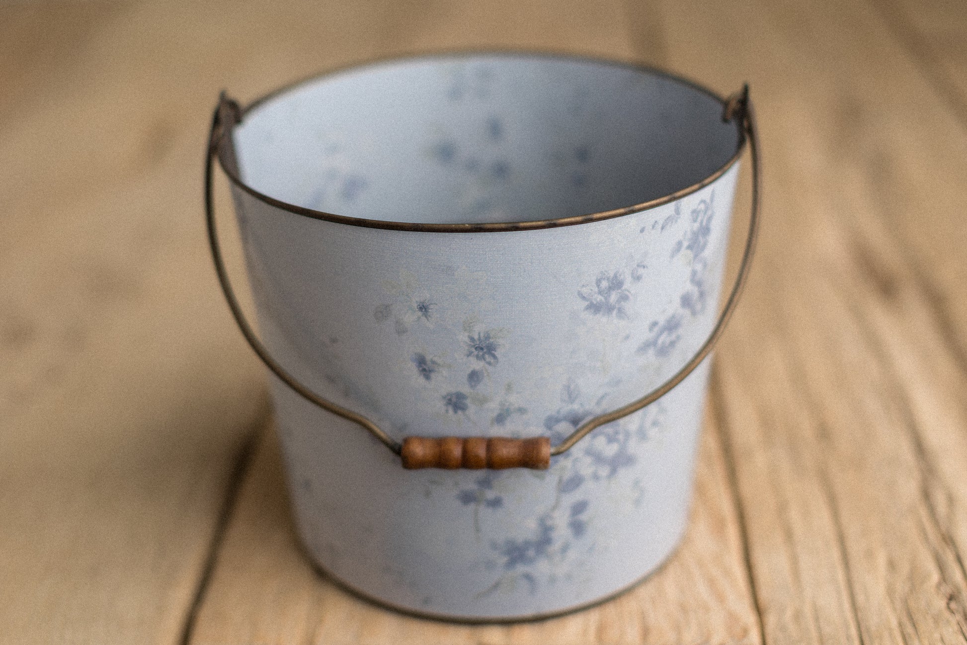 Bucket Hugger | Blue Tangle