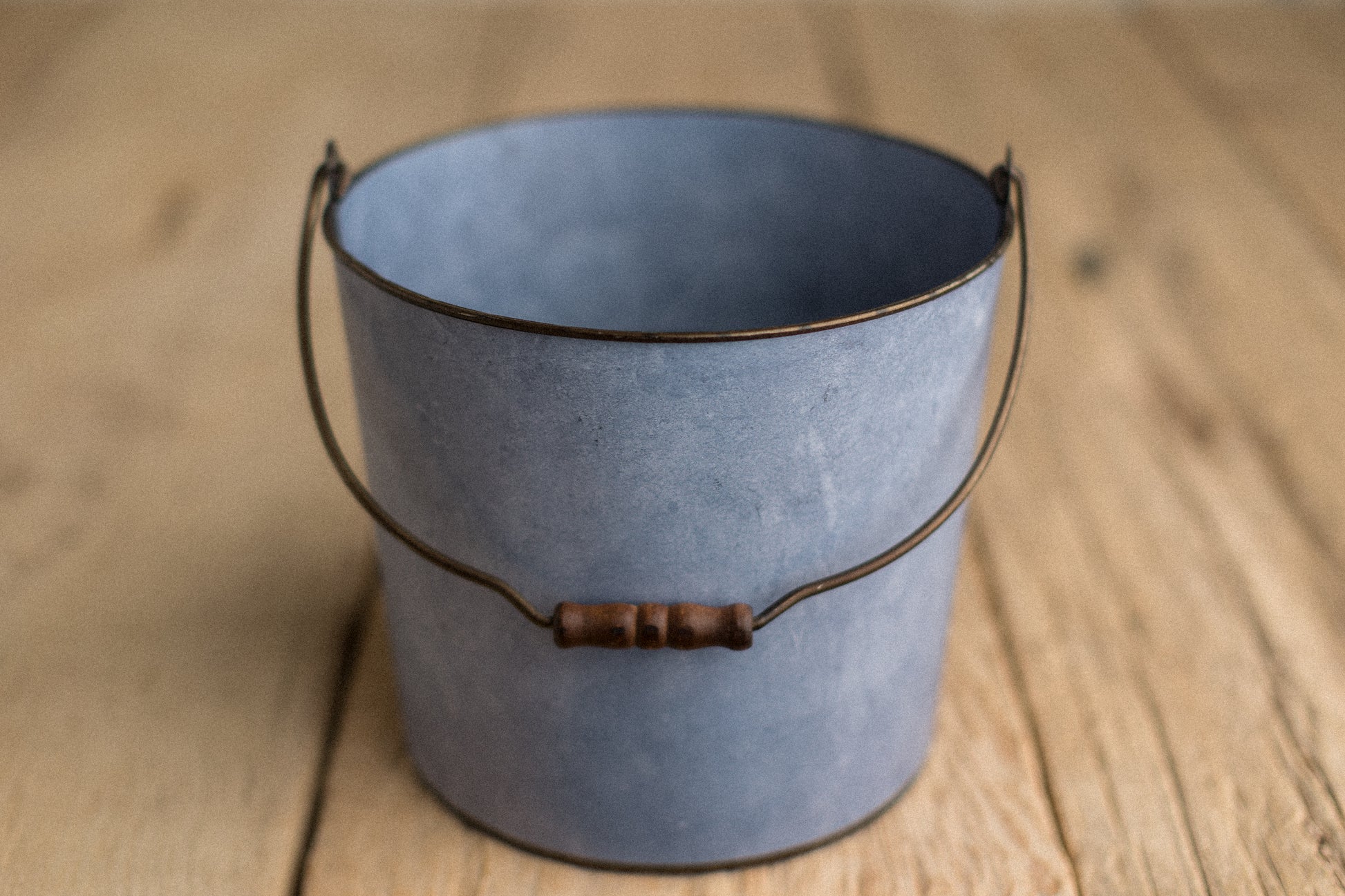 Bucket Hugger | Stillwater