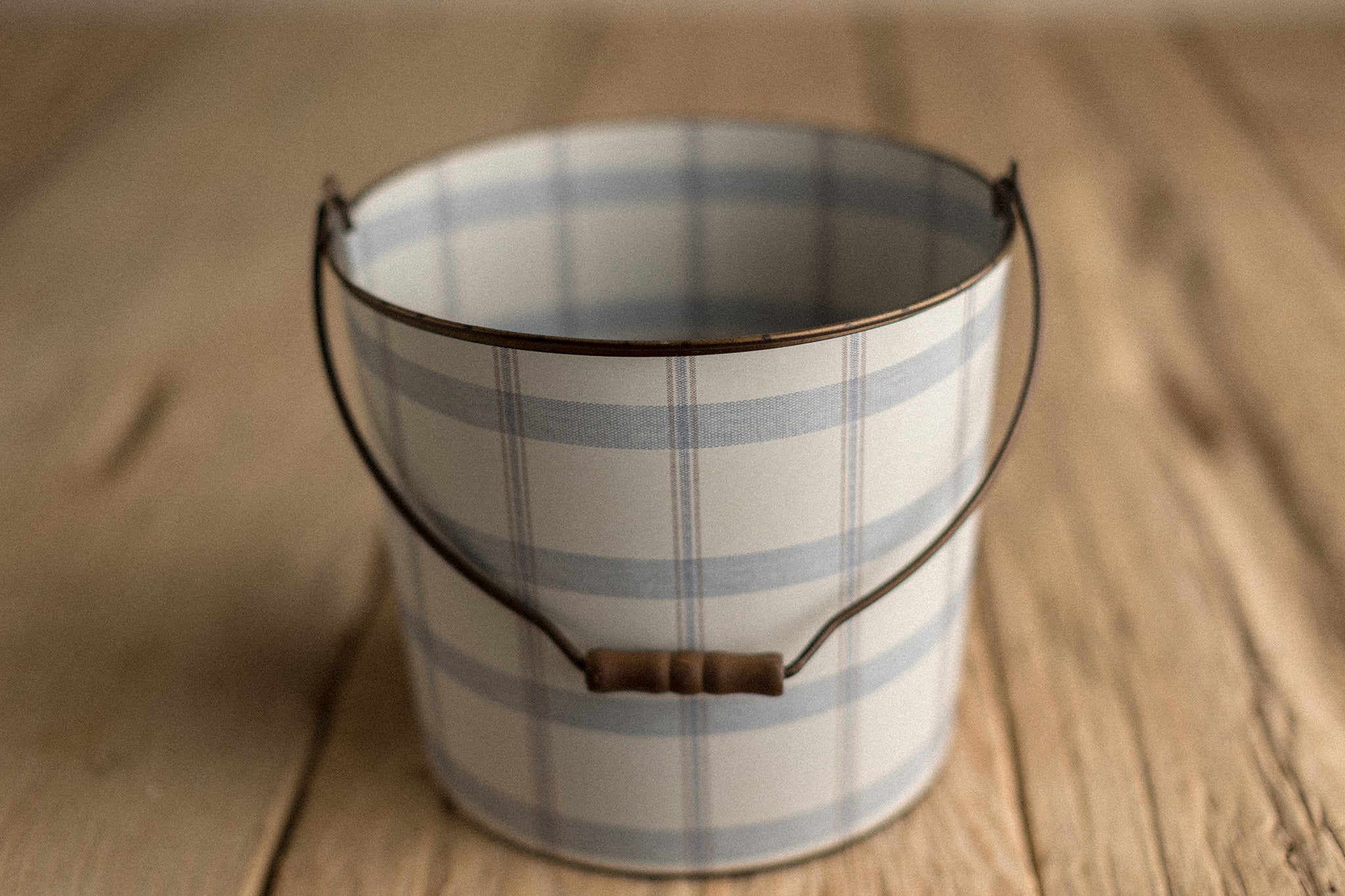 Bucket Hugger | Cottage Blues