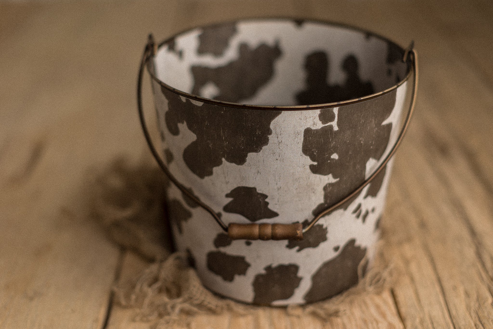 Bucket Hugger | Moo