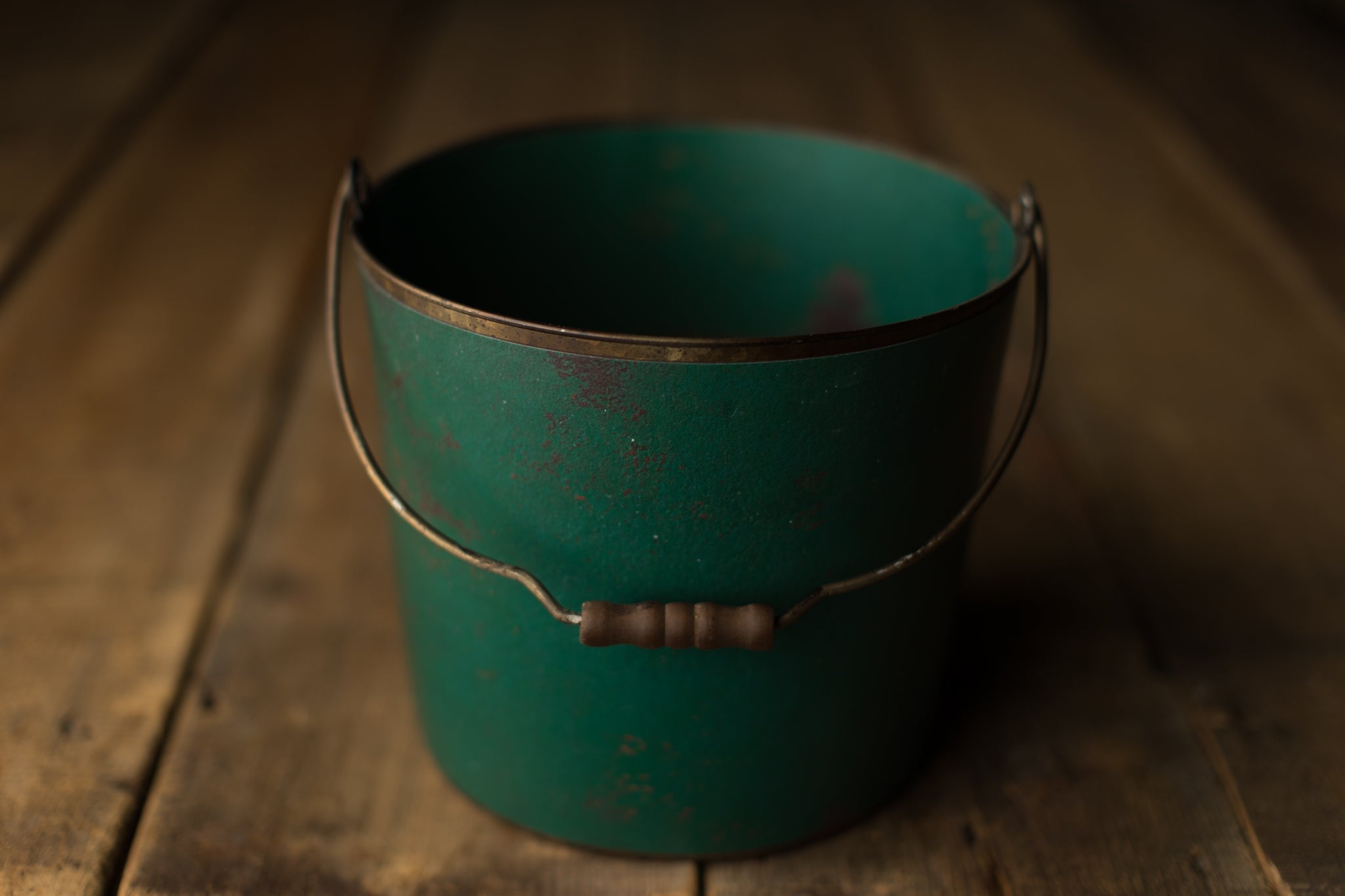 Bucket Hugger | 006 Emerald