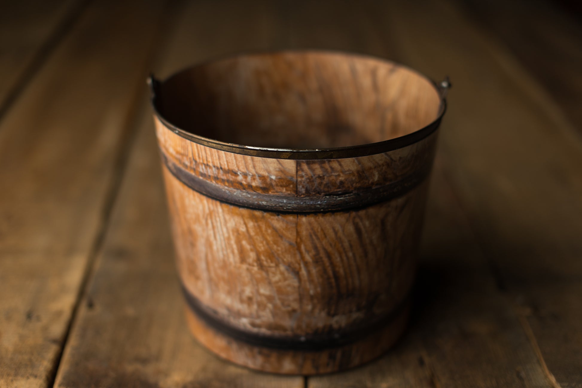 Bucket Hugger | 158 Honey Bucket