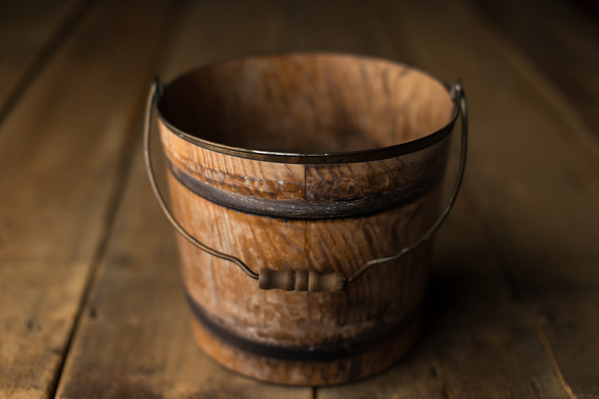 Bucket Hugger | 158 Honey Bucket