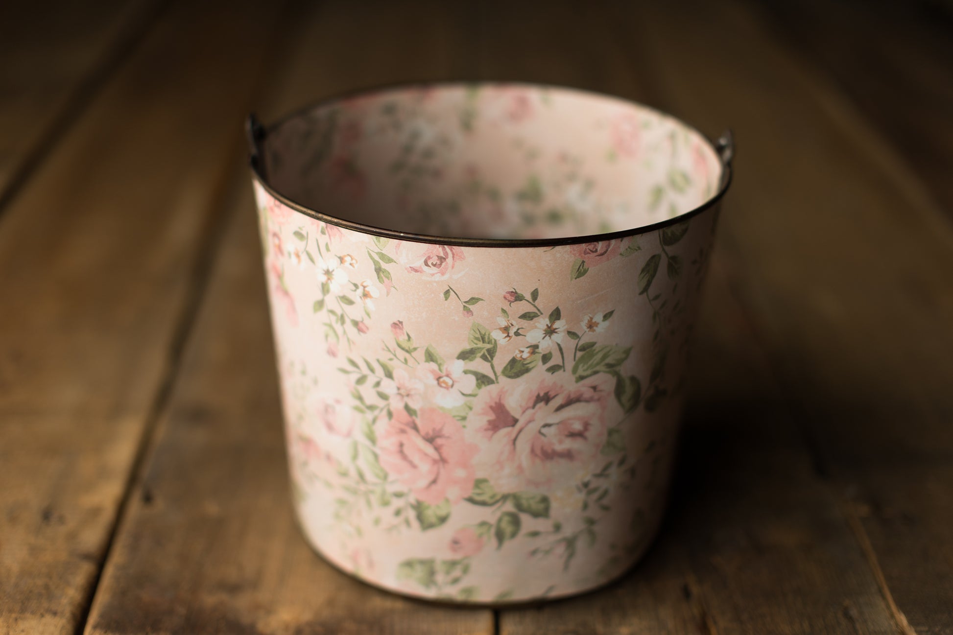 Bucket Hugger | 183 Old Lady Wallpaper