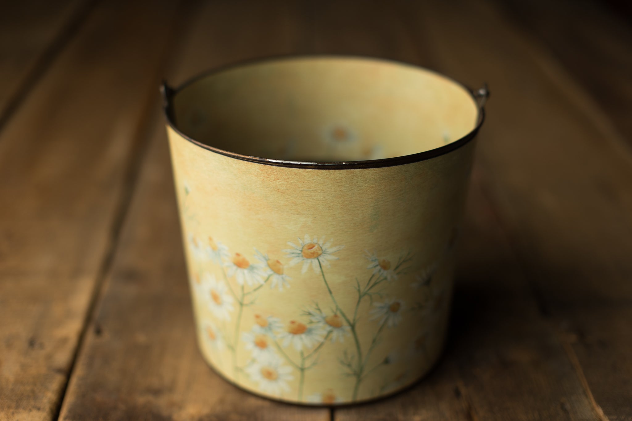 Bucket Hugger | 207 Yellow Bottom