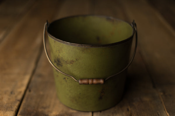 Bucket Hugger | 216 Olive