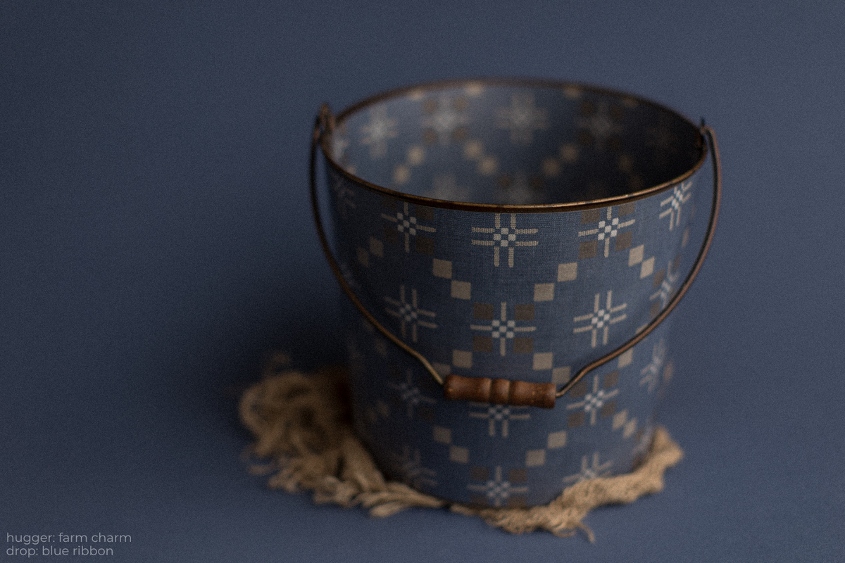 Bucket Hugger | Farm Charm