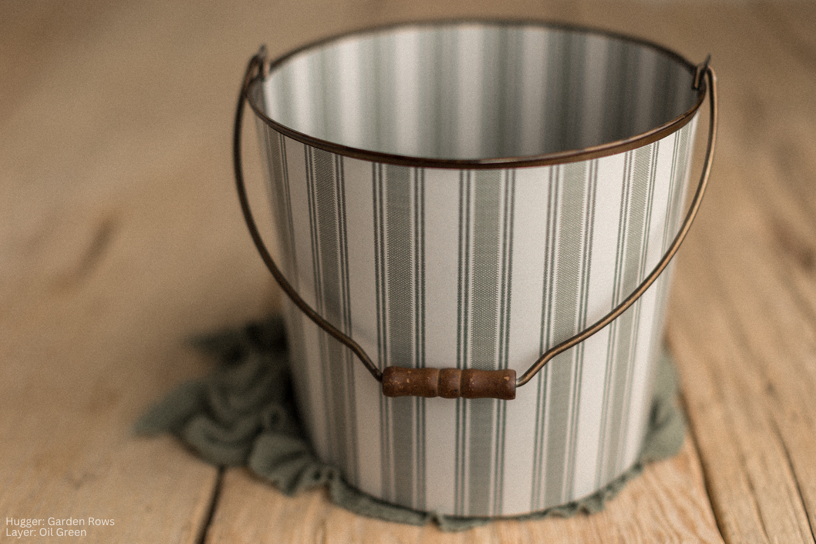 Wide Wrinkly Wrap | Oil Green