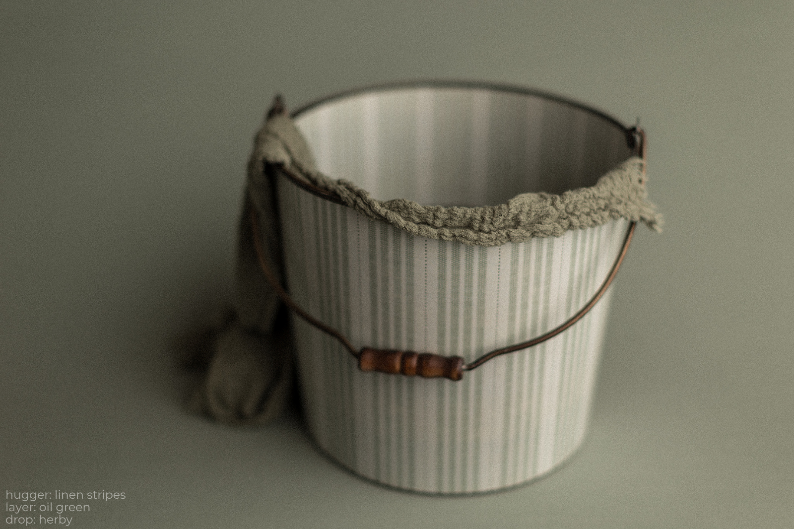 Wide Wrinkly Wrap | Oil Green