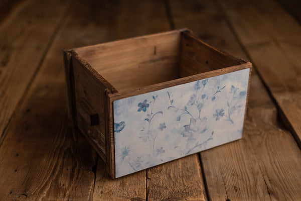 Crate Hugger | 190 Rustic Blue Flower
