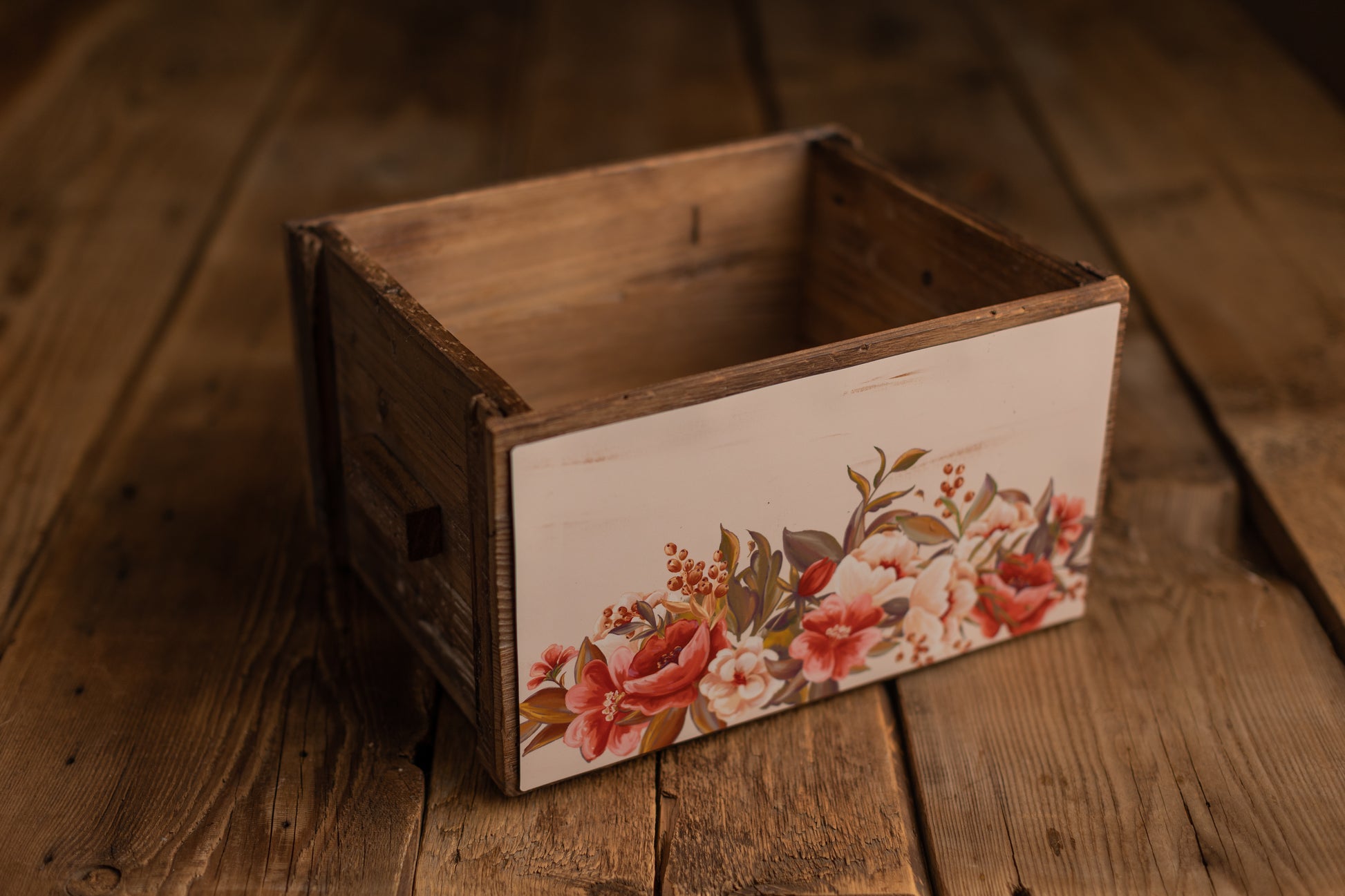 Crate Hugger | 194 Vintage Tin Floral