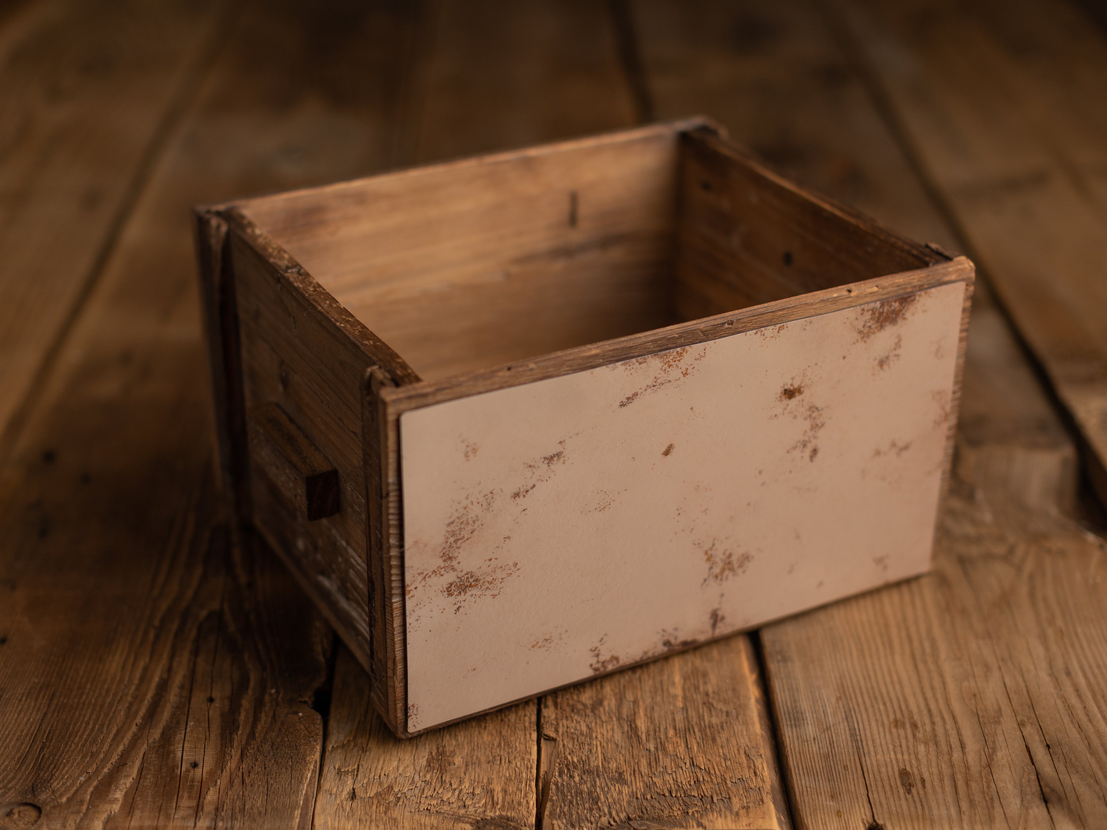 Crate Hugger | 226 Tanman