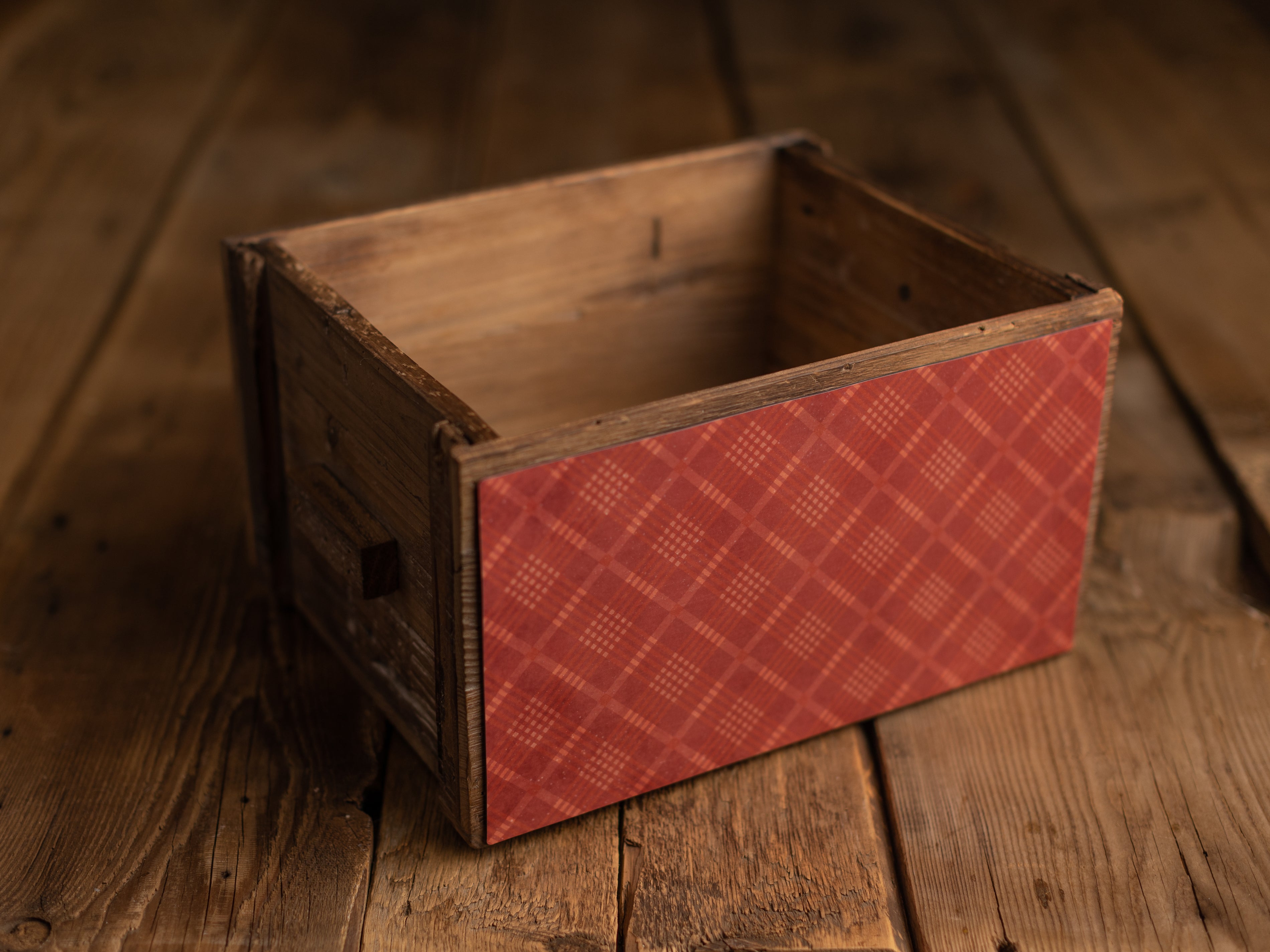 Crate Hugger | 419 Eraser Plaid