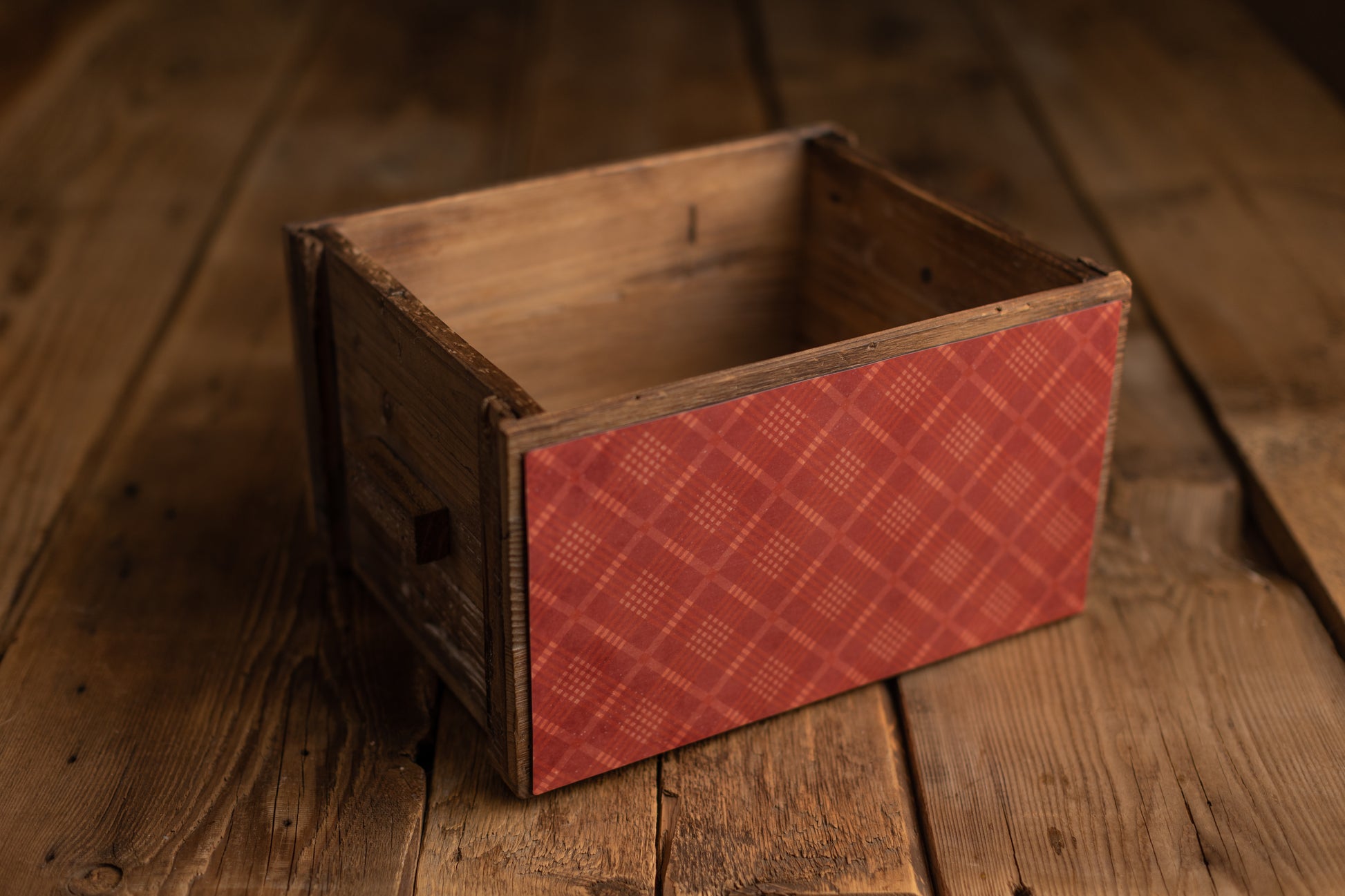 Crate Hugger | 419 Eraser Plaid