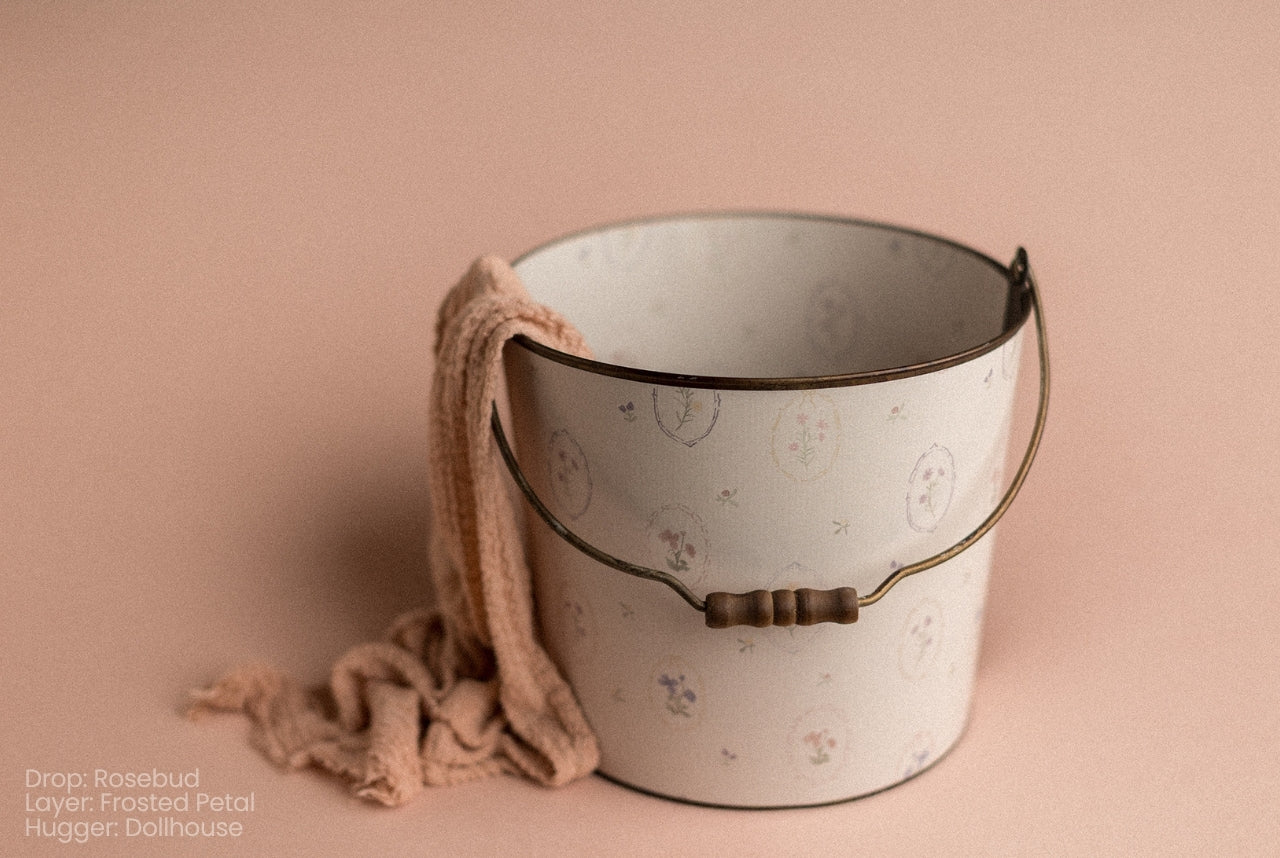 Bucket Hugger | Dollhouse