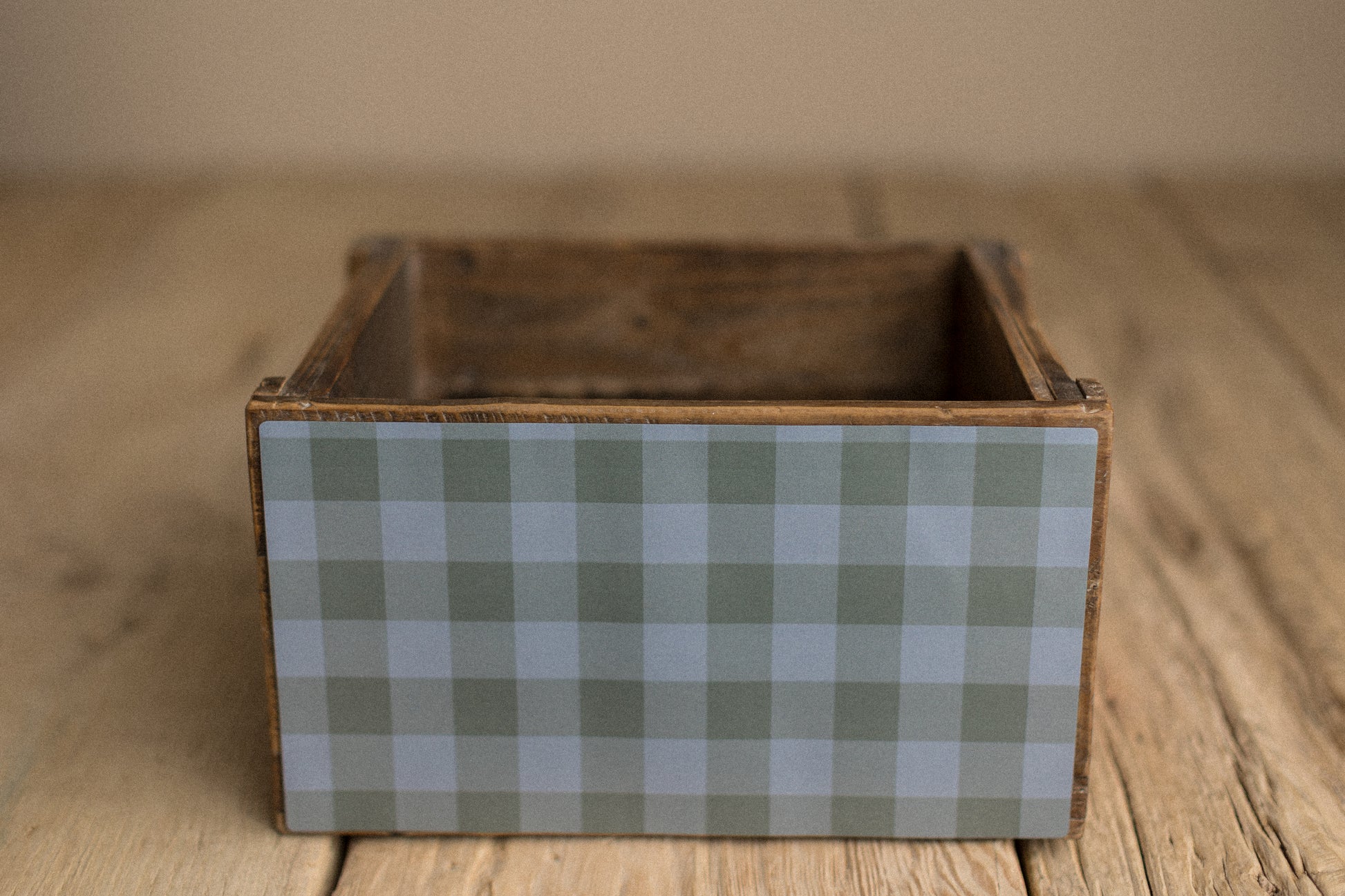 Crate Hugger | Pickle Barrel Plaid