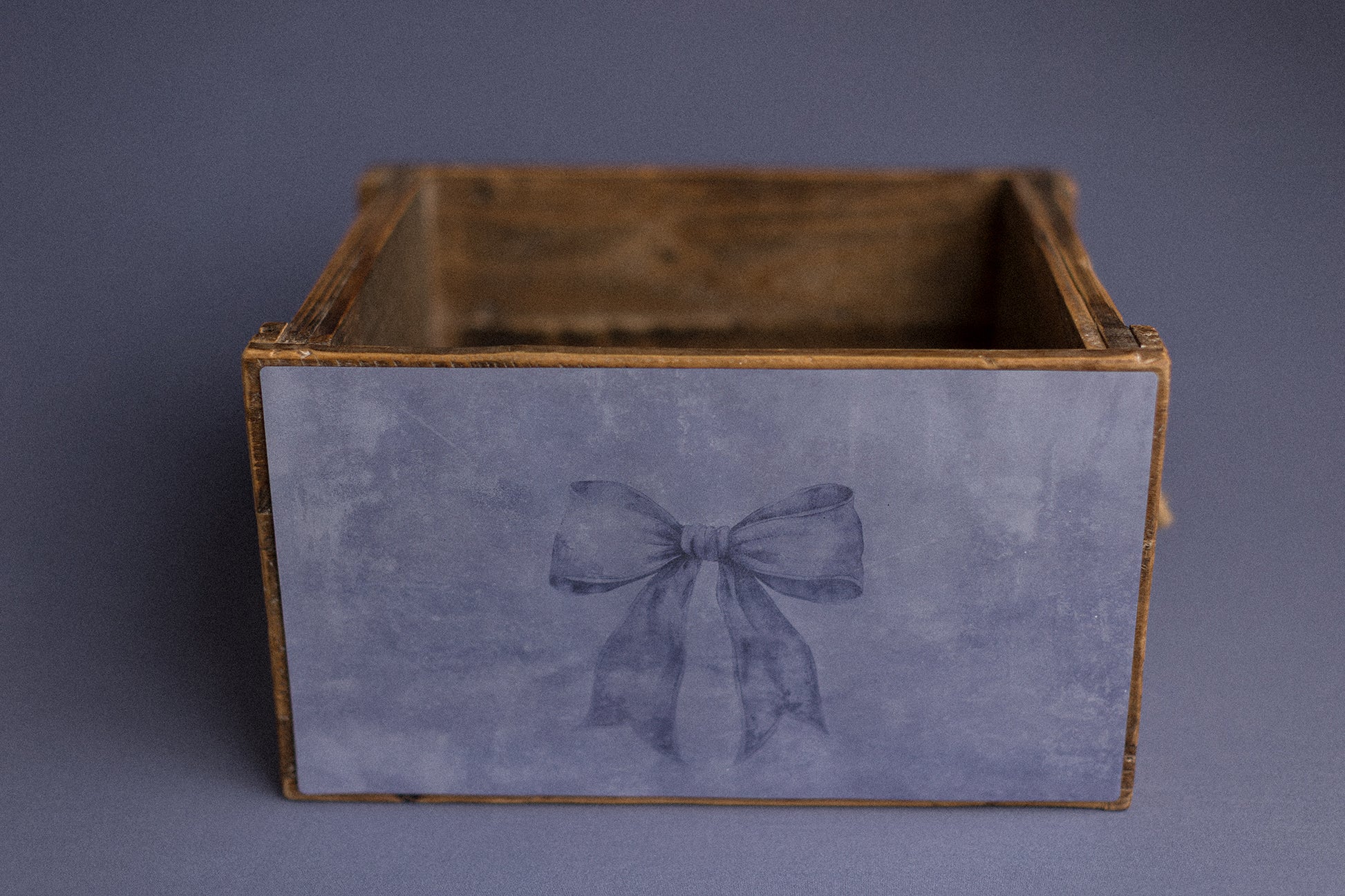 Crate Hugger | Darling