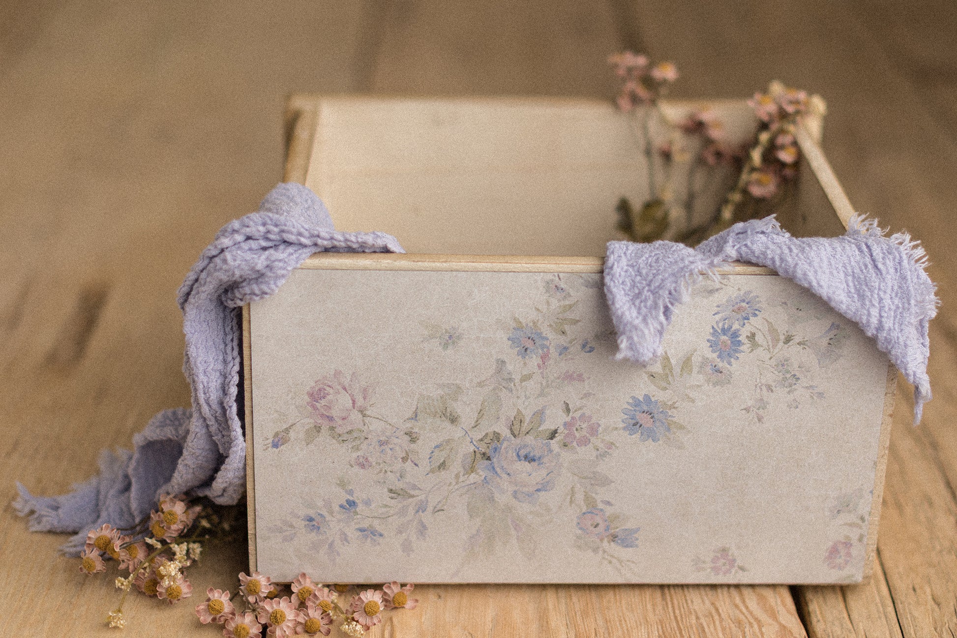 Crate Hugger | Pretty Peri