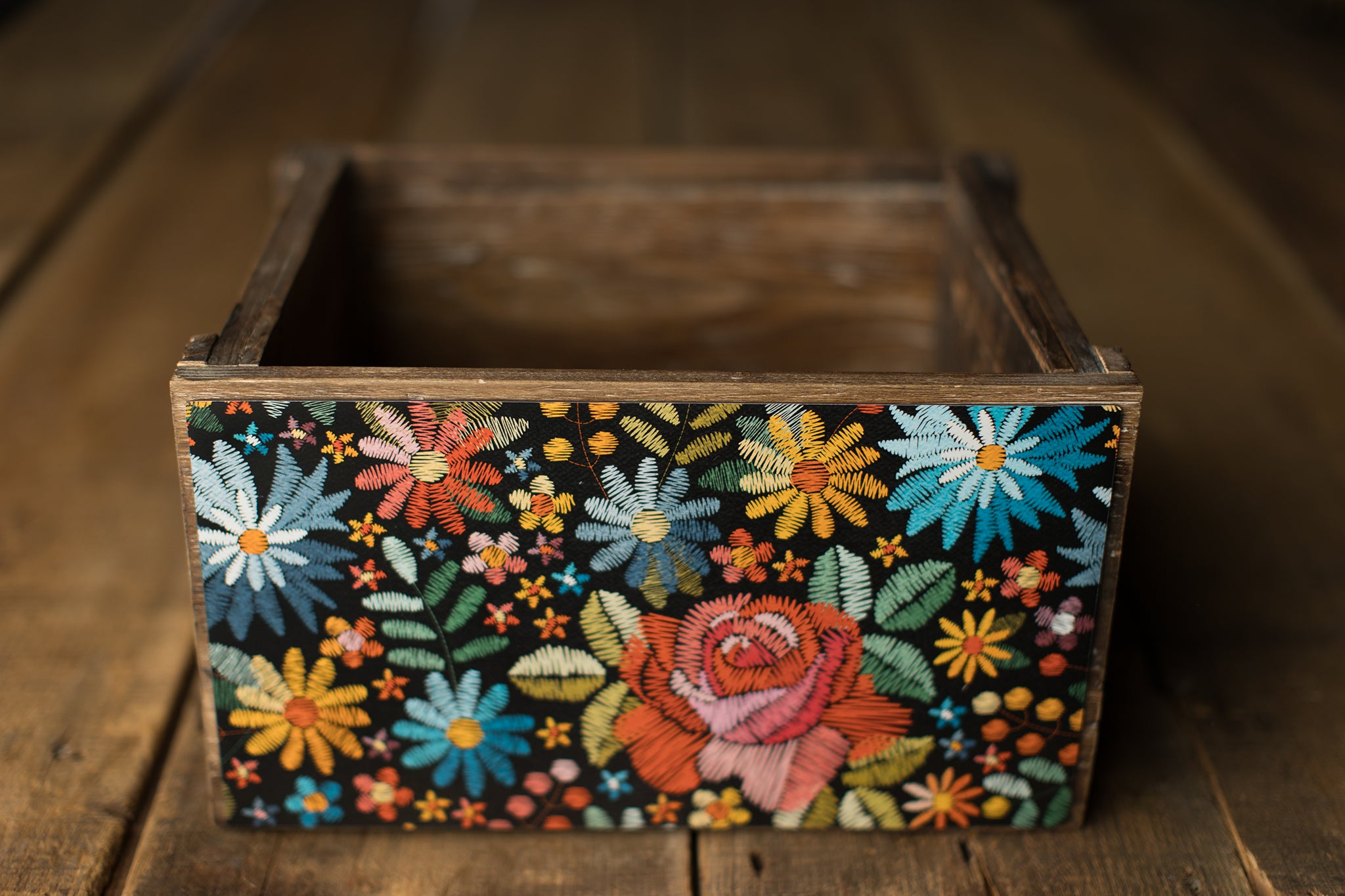 Crate Hugger | 121 Embroidered