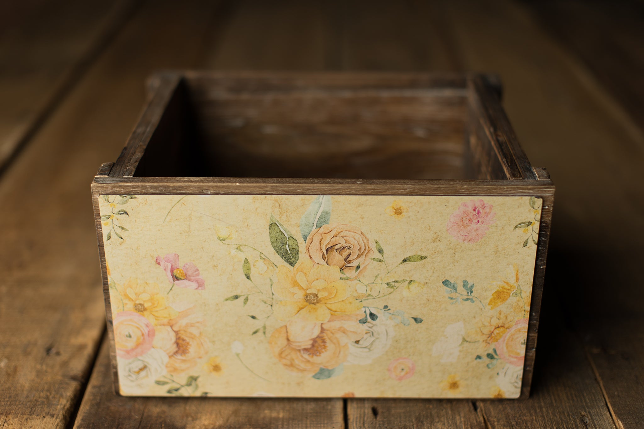 Crate Hugger | 186 Golden Floral