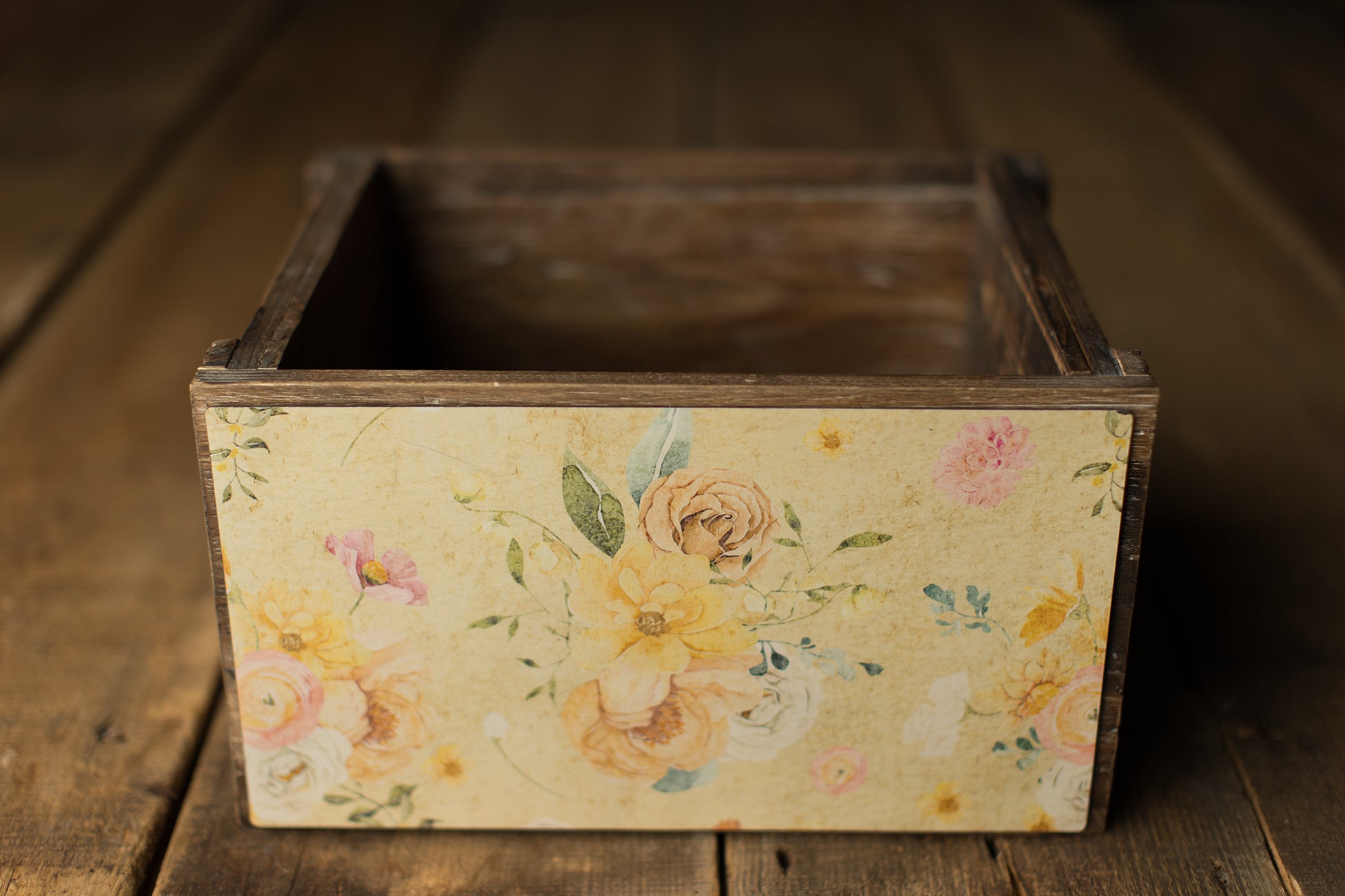 Crate Hugger | 186 Golden Floral