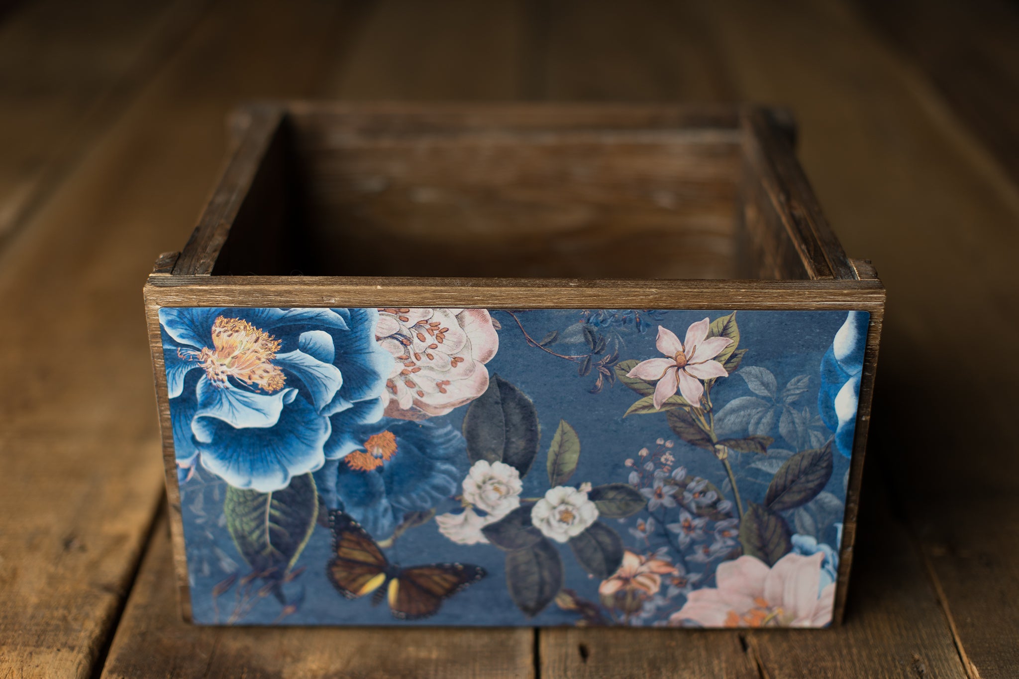 Crate Hugger | 243 Blue Botanical Garden