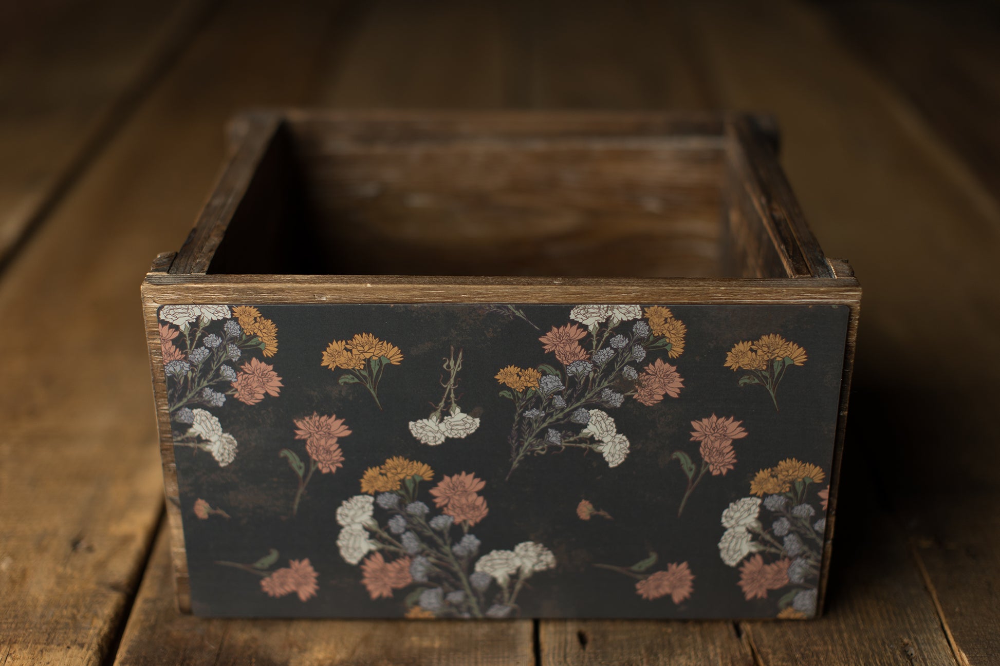 Crate Hugger | 407 Fleur