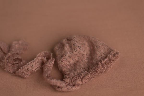 Lady Ursula Nude Toenails | Ruffle Bonnet