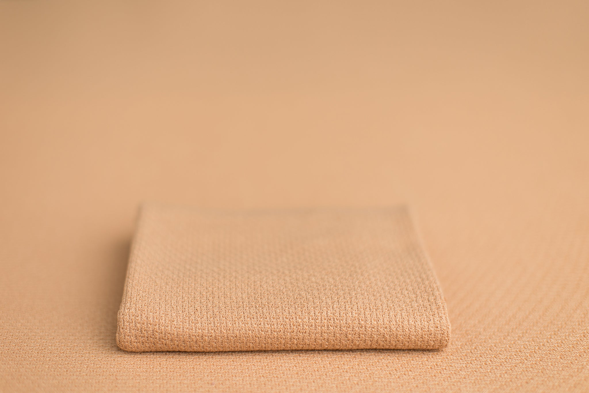 Lloyd | Peach Bush Wrap