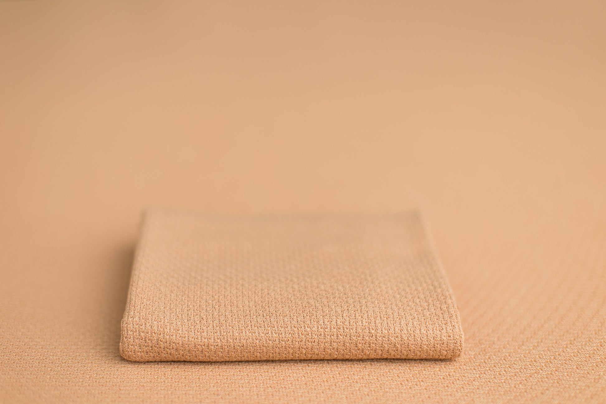 Lloyd | Peach Bush Wrap