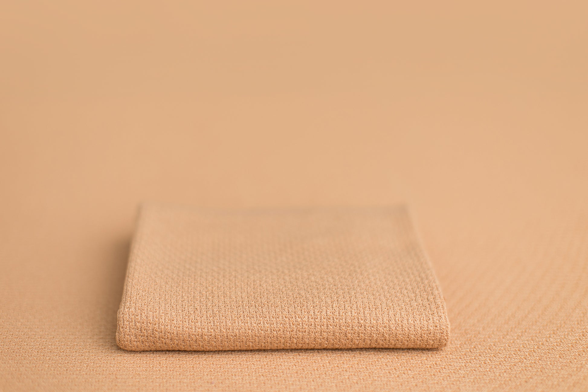 Lloyd | Peach Bush Wrap