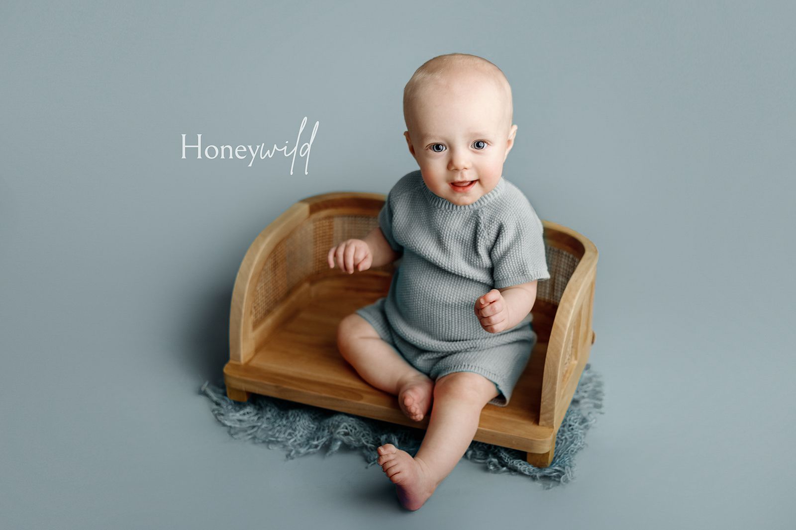 Unholey Daybed