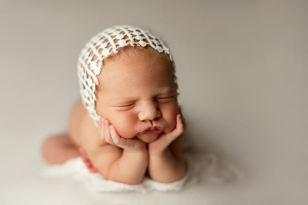 Nips + Stripes White | Bonnet