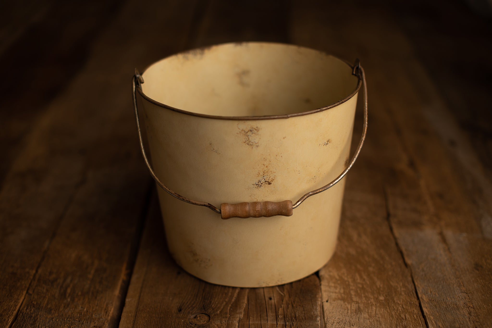 Bucket Hugger | 011 Banana Cream