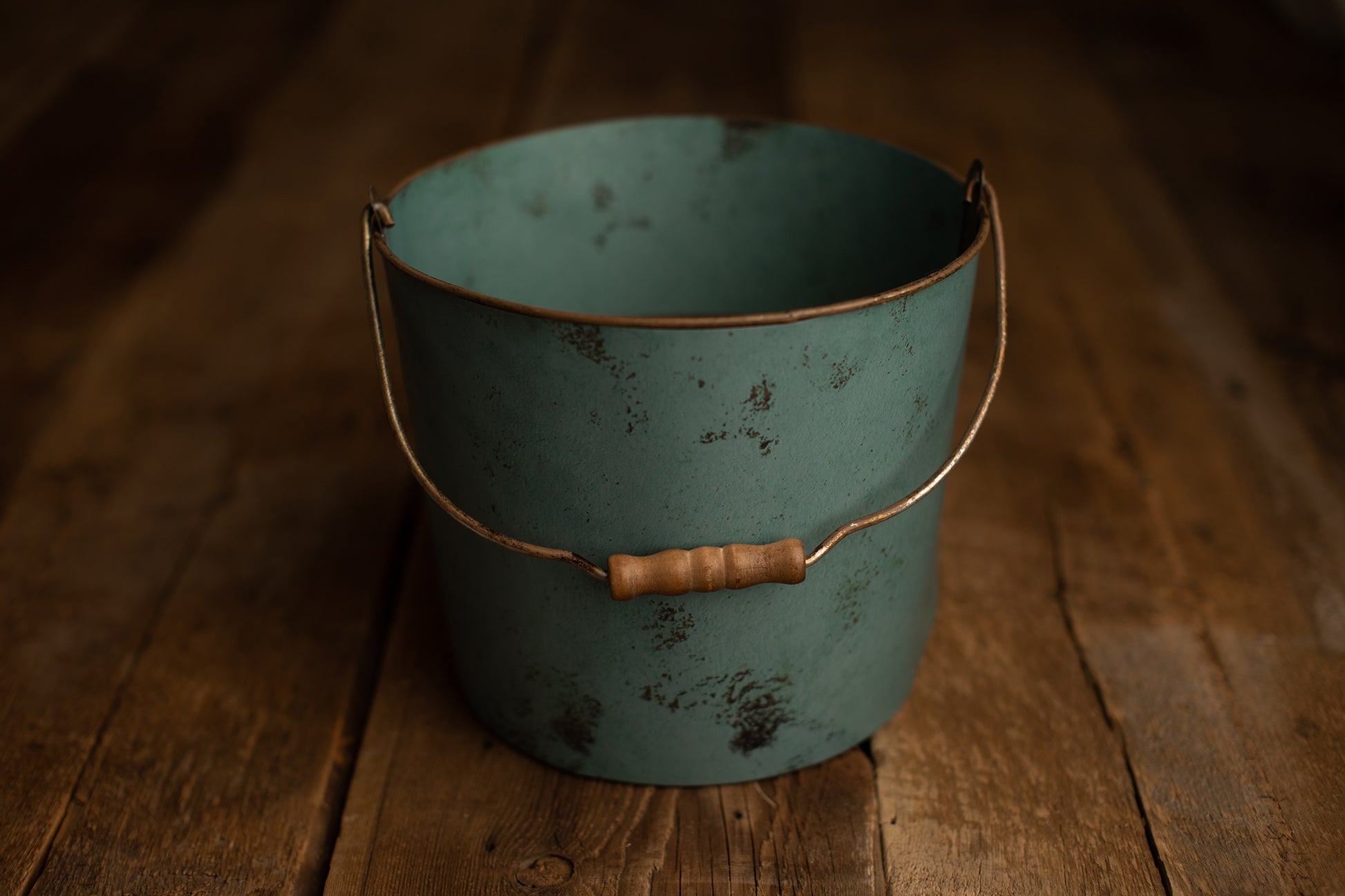 Bucket Hugger | 012 Marshaqua