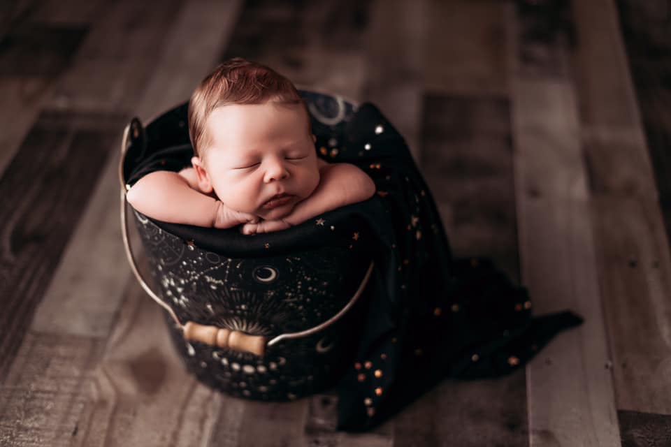 Bucket Hugger | 035 Astrology