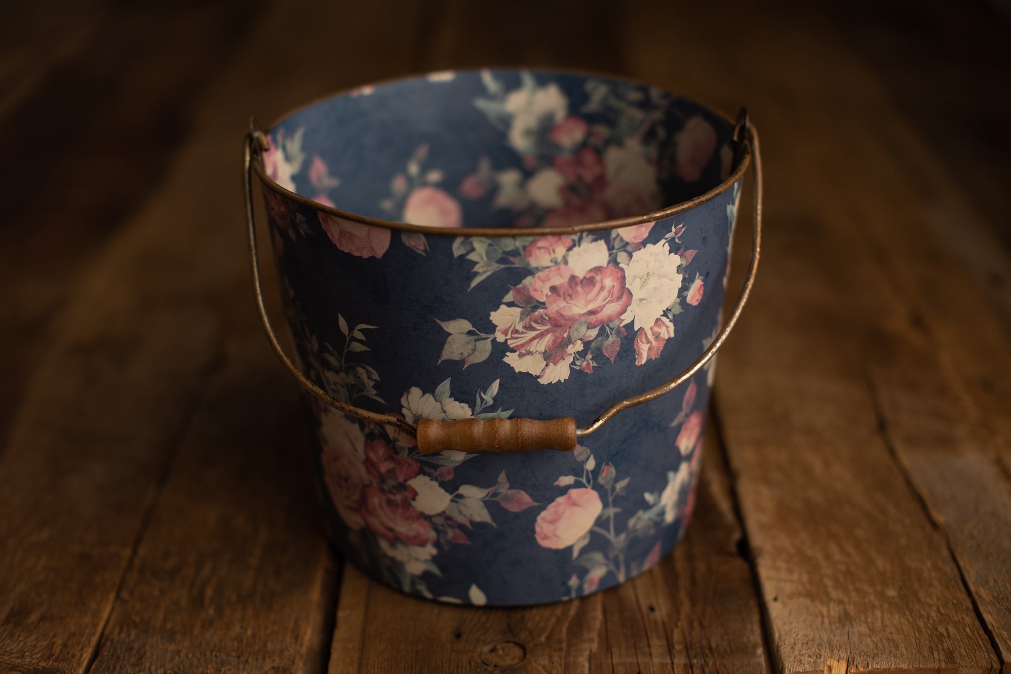 Bucket Hugger | 042 Dark Rose