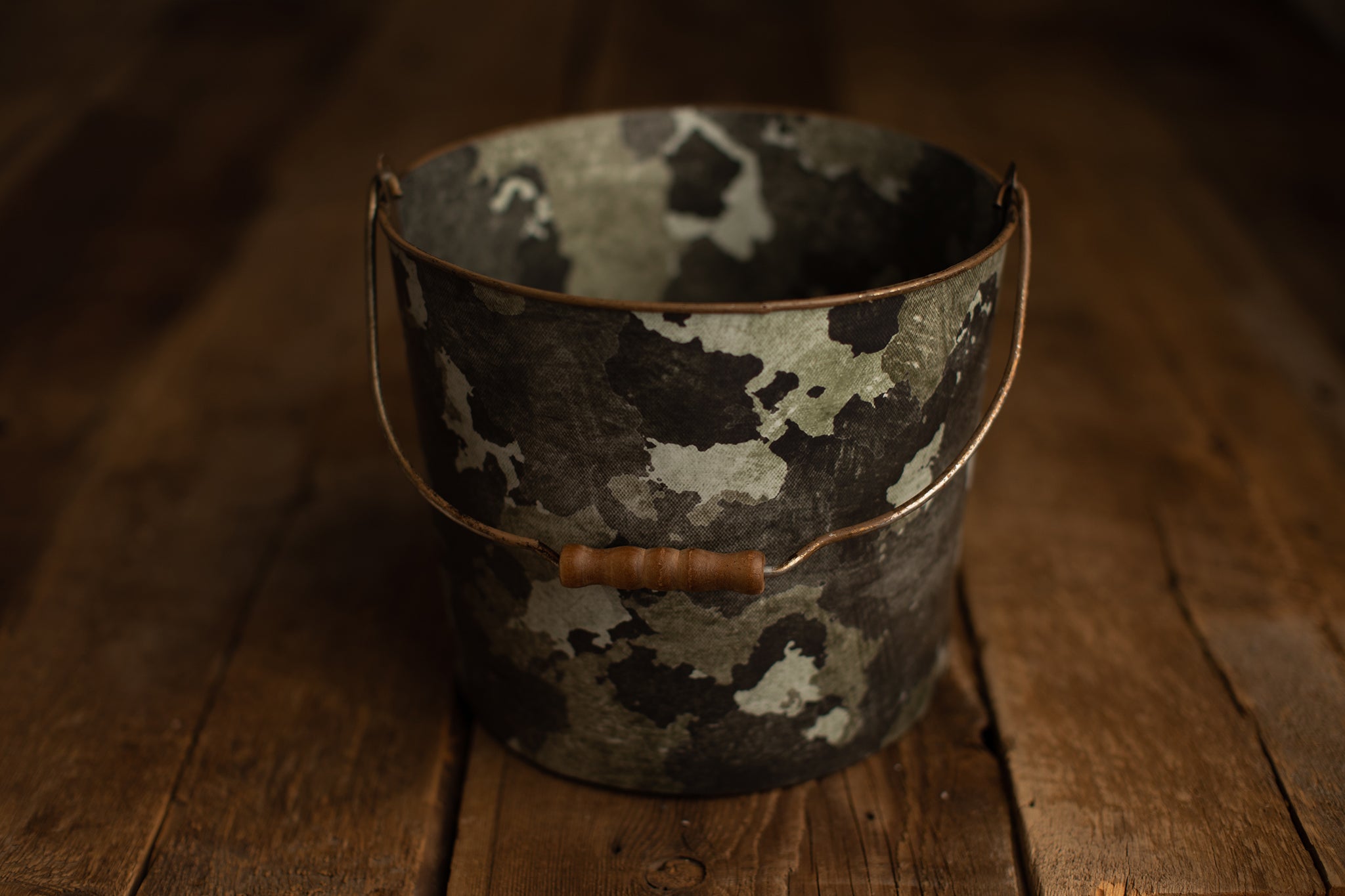 Bucket Hugger | 105 Camo