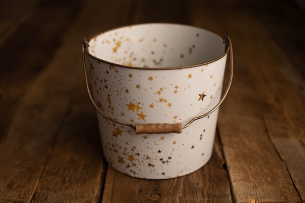 Bucket Hugger | 112 Stella