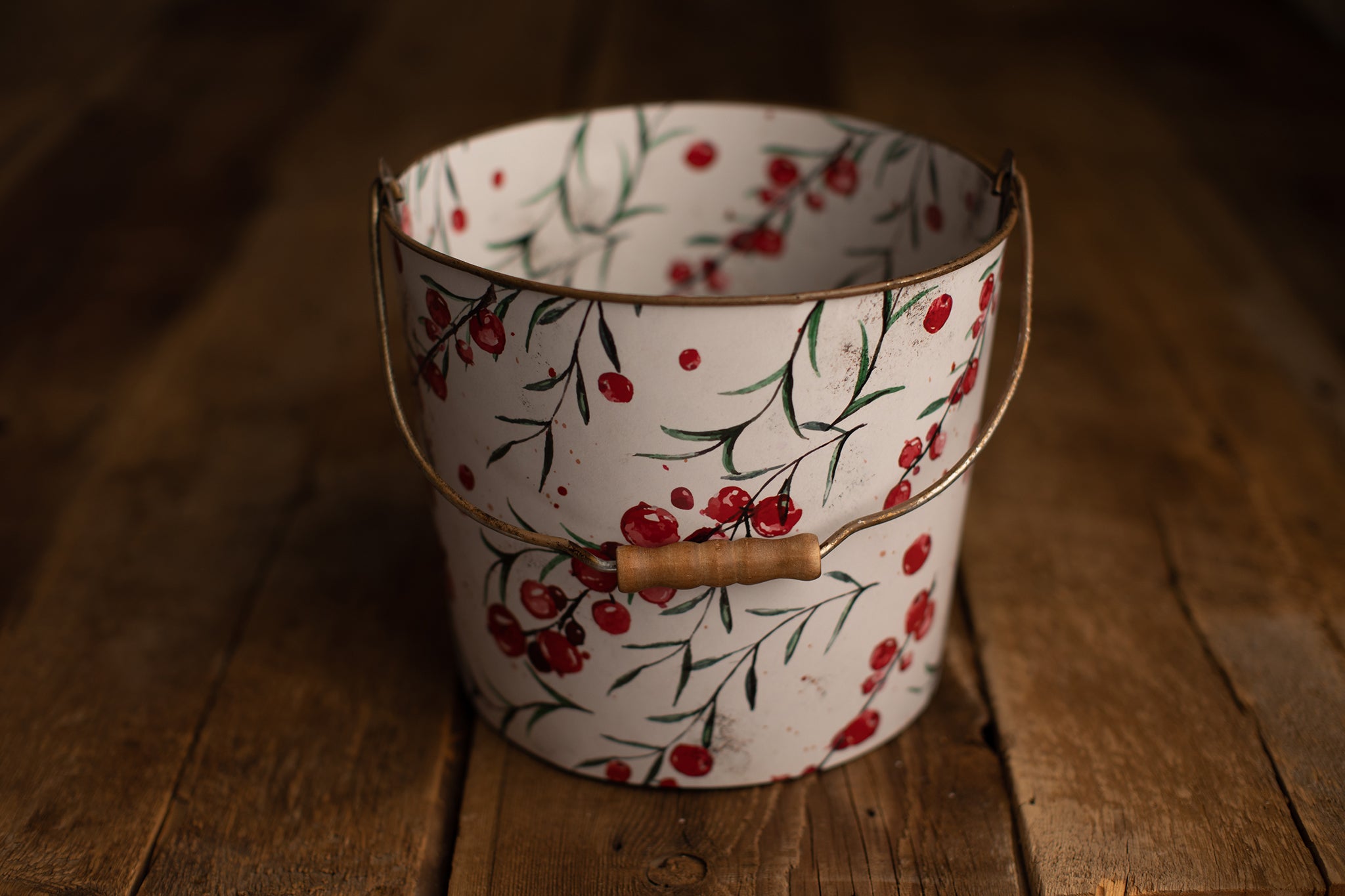 Bucket Hugger | 114 Christmas Berries