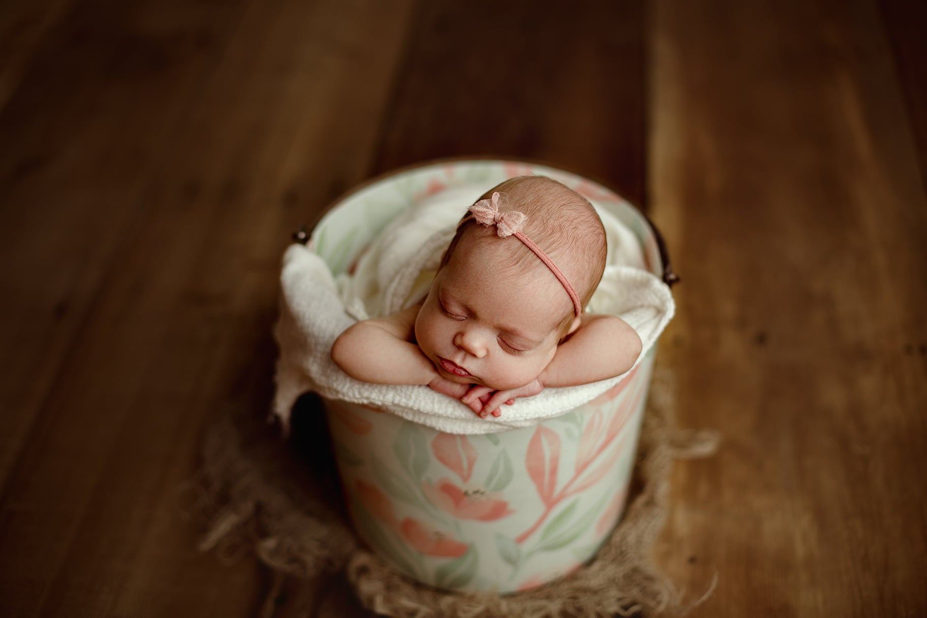 Bucket Hugger | 129 Peach Concrete