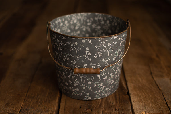 Bucket Hugger | 156 Grey Floral
