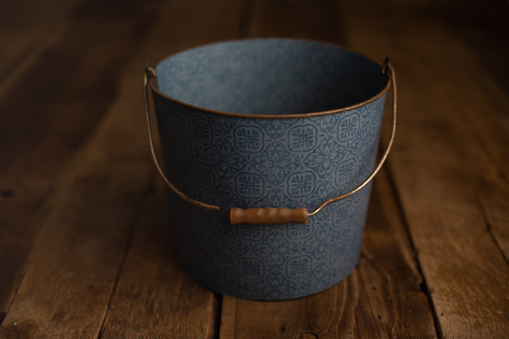 Bucket Hugger | 176 Blue Tile