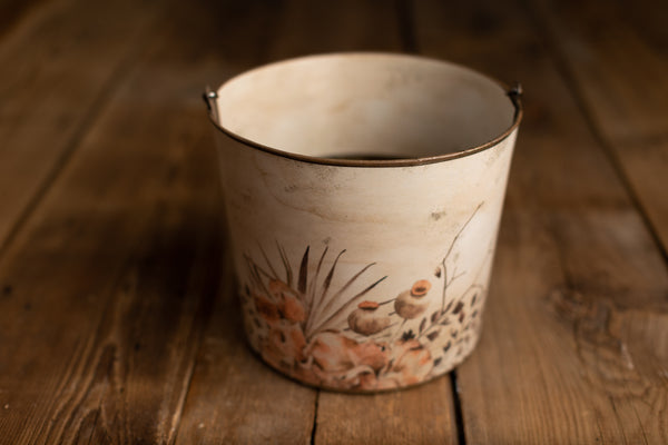 Bucket Hugger | 346 Potpourri